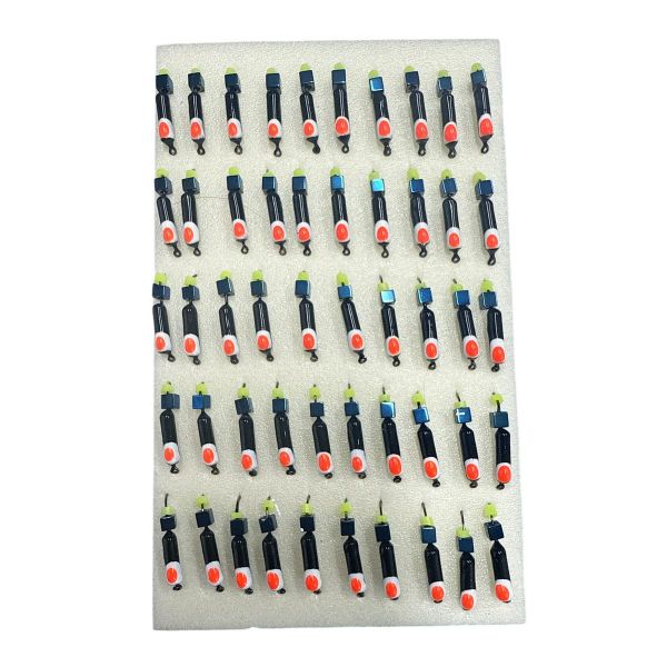 Мормишка Вольфрамова "Латишка" Гвоздик - З кубиком хамелеон - Ø2,2 мм - 0,5 г - Чорний - Латвія