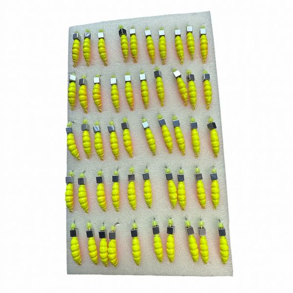 Мормишка Вольфрамова "Латишка" Личинка опариша - З кубиком срібло - МК1086