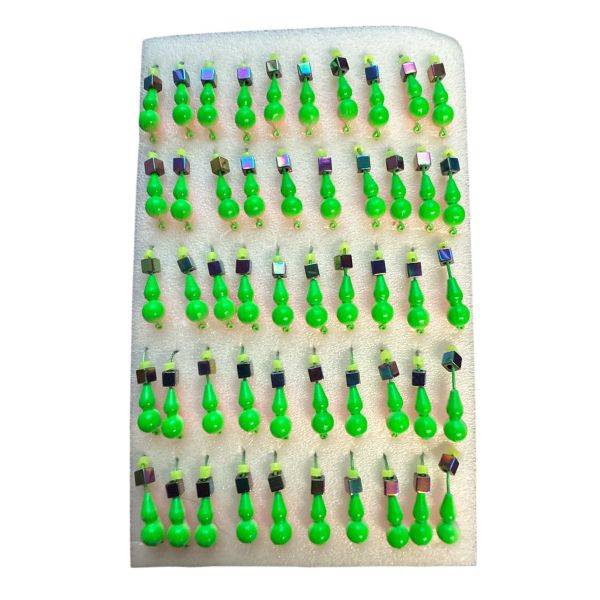 Мормишка Вольфрамова "Латишка" Мураха - З кубиком хамелеон -Ø3,7 мм - 0,6 г - Зелено-червоний - Латвія